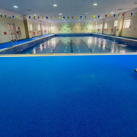 San nhua chong truot ho boi